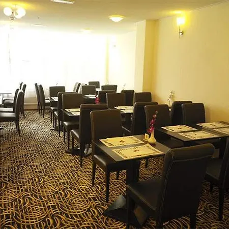 Ibis Styles Hotell 3*